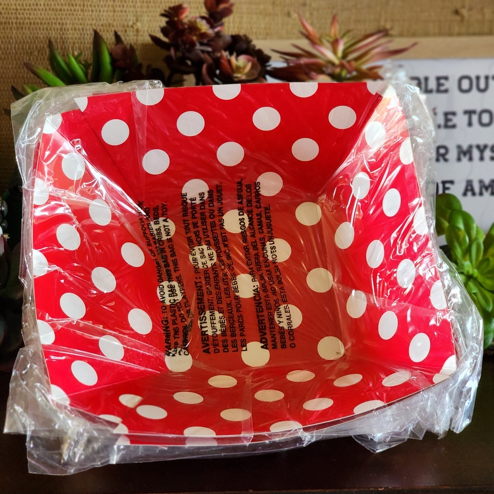 Polka Dot Party Supplies Set 150 Piece - Red and White - Picture 5 of 7